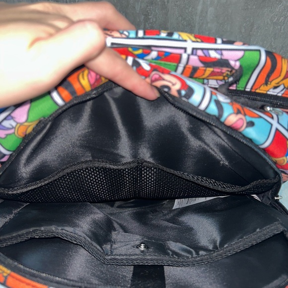 Disney traveler backpack like new ! - Picture 9 of 9